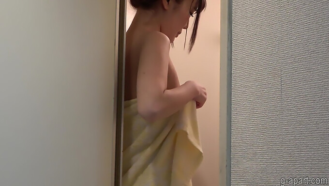 Sarina Kurokawa's intimate shower experience captured on camera