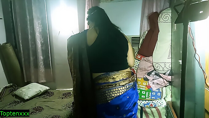 Indian delivery man pleasures a horny MILF wife