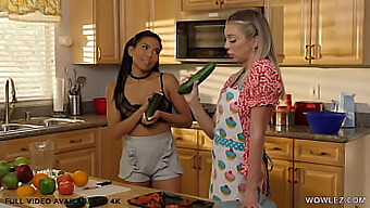 ¡la Belleza Natural Tiffany Watson Se Entrega A Una Orgía De Culo Redondo Con Jada Kai Y Un Pepino! ¡no Te Pierdas Esta Escena Caliente!