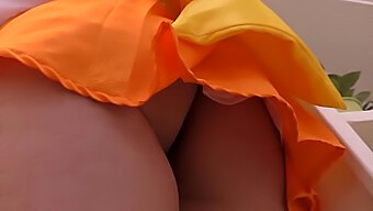 Japon cosplay yıldızı Minako Aino ve Sailor Venus kıyafetinin HD videosu